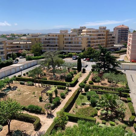 L'Appart Frejus Plage Exteriör bild